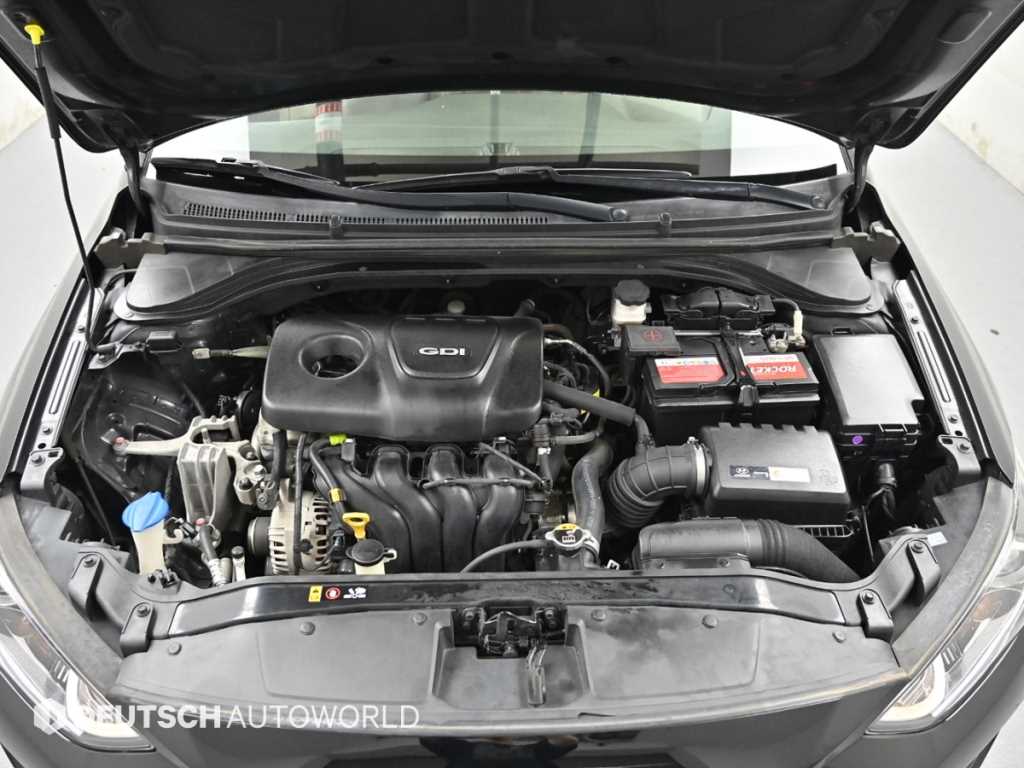 HYUNDAI Avante - Vista 6