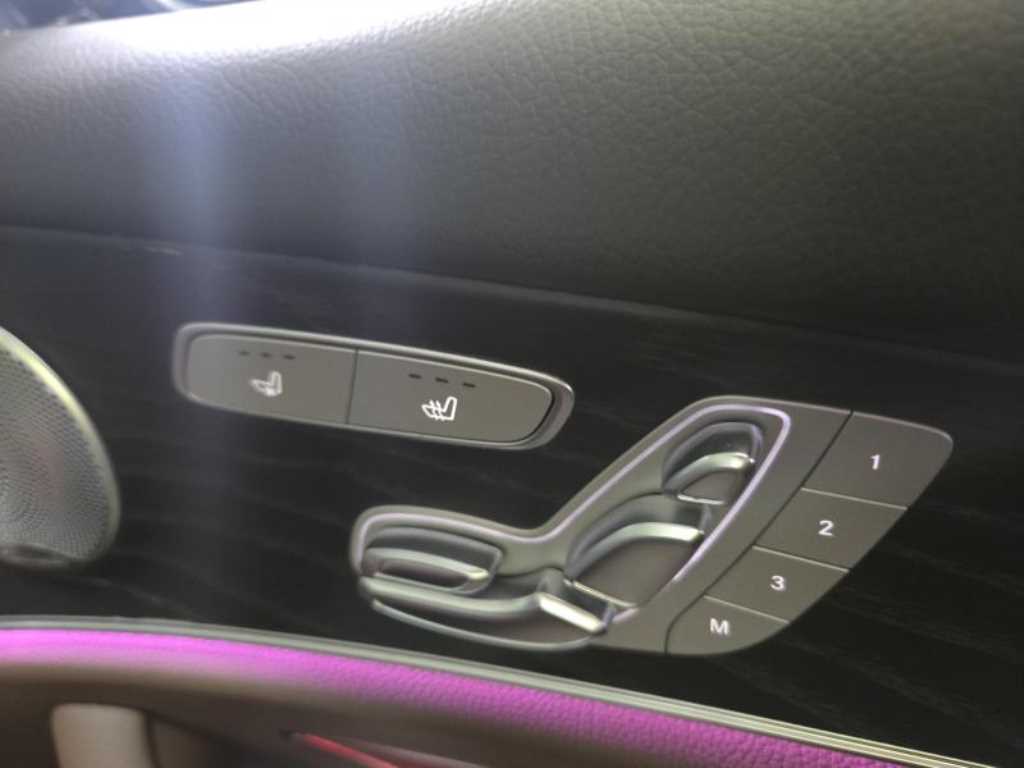 Mercedes Benz E class - Vista 3