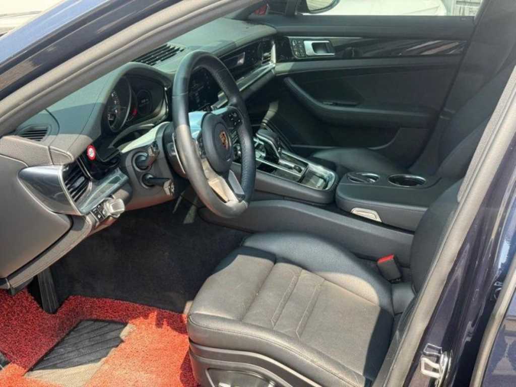 Porsche Panamera - Vista 5