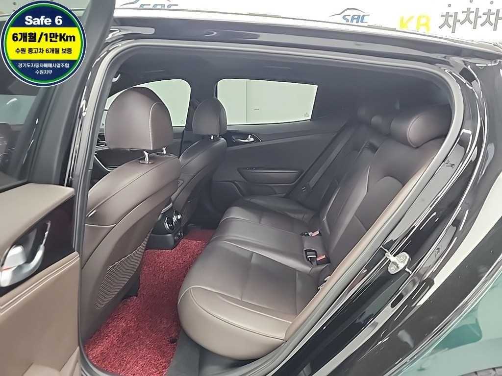 KIA Stinger - Vista 12
