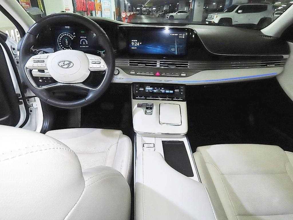 HYUNDAI Grandeur - Vista 10