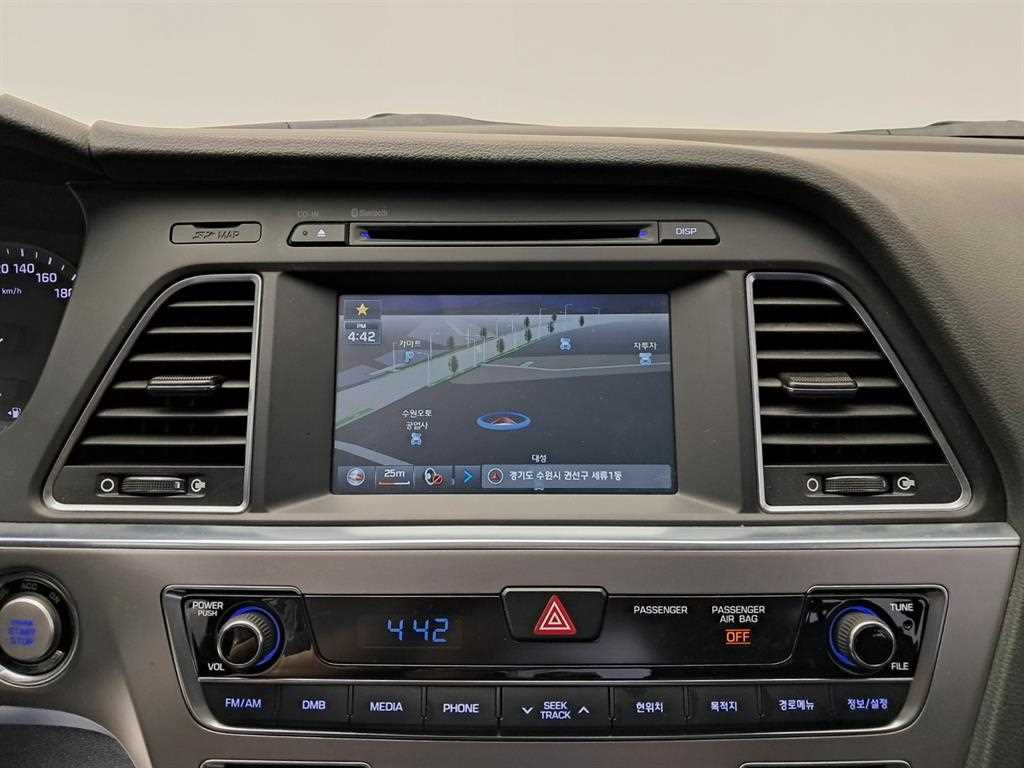 HYUNDAI Sonata - Vista 9