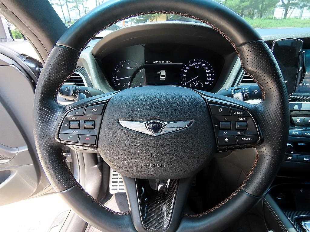 Genesis G80 - Vista 8