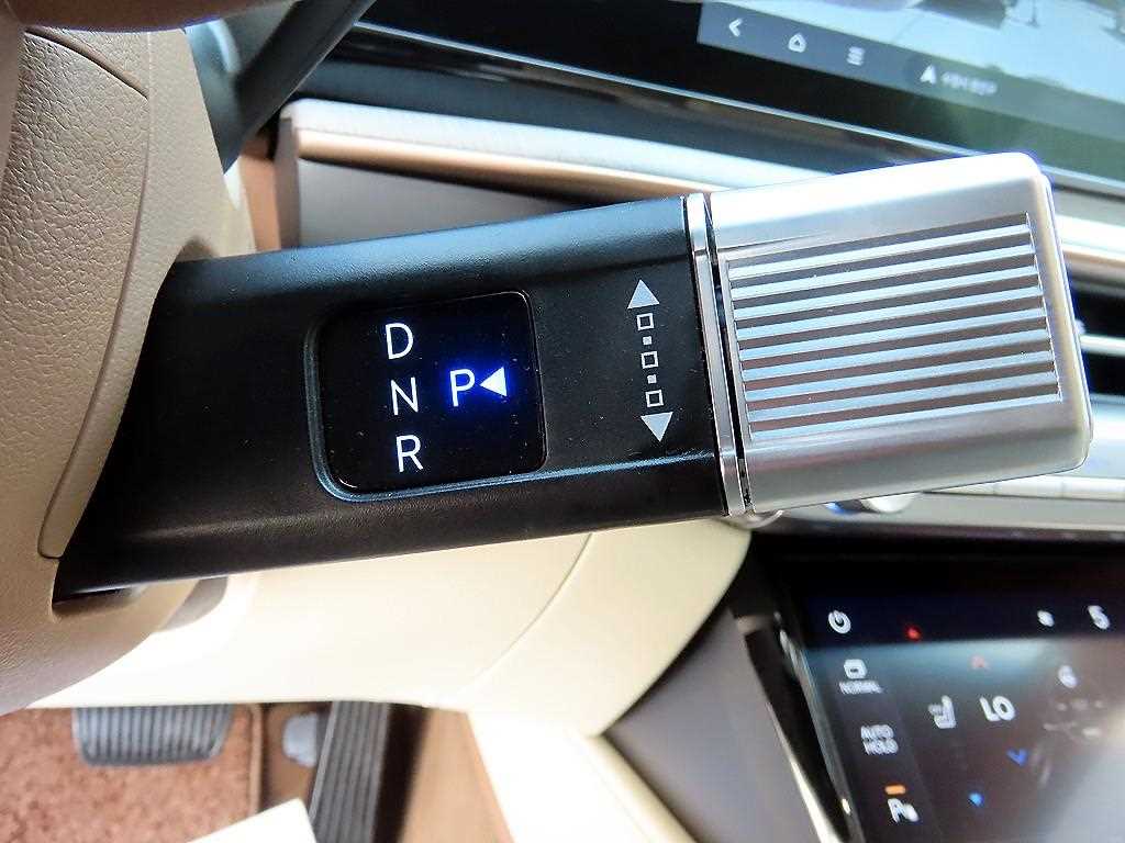HYUNDAI Grandeur - Vista 11