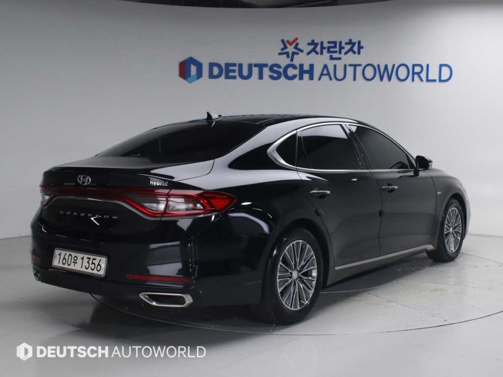 HYUNDAI Grandeur - Vista 2