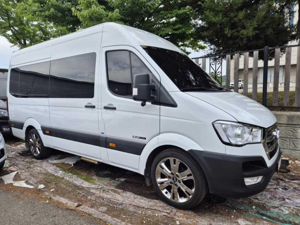 HYUNDAI Solati - Vista 2