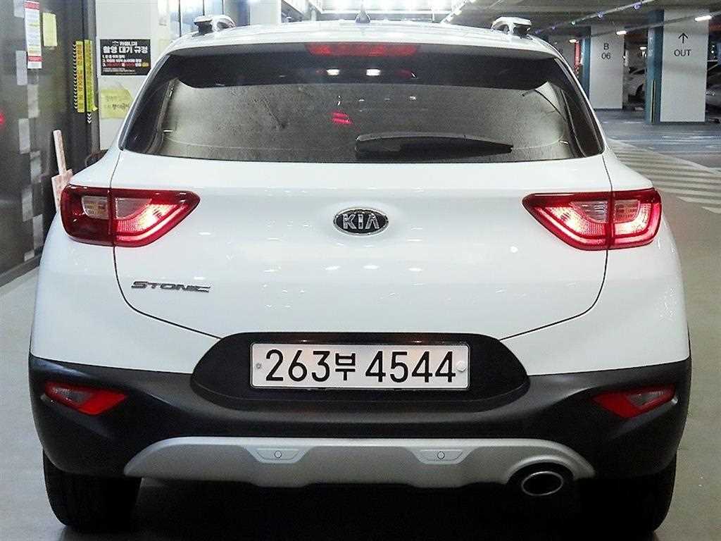 KIA Stonic - Vista 5