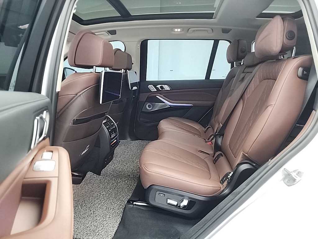 BMW X7 - Vista 12