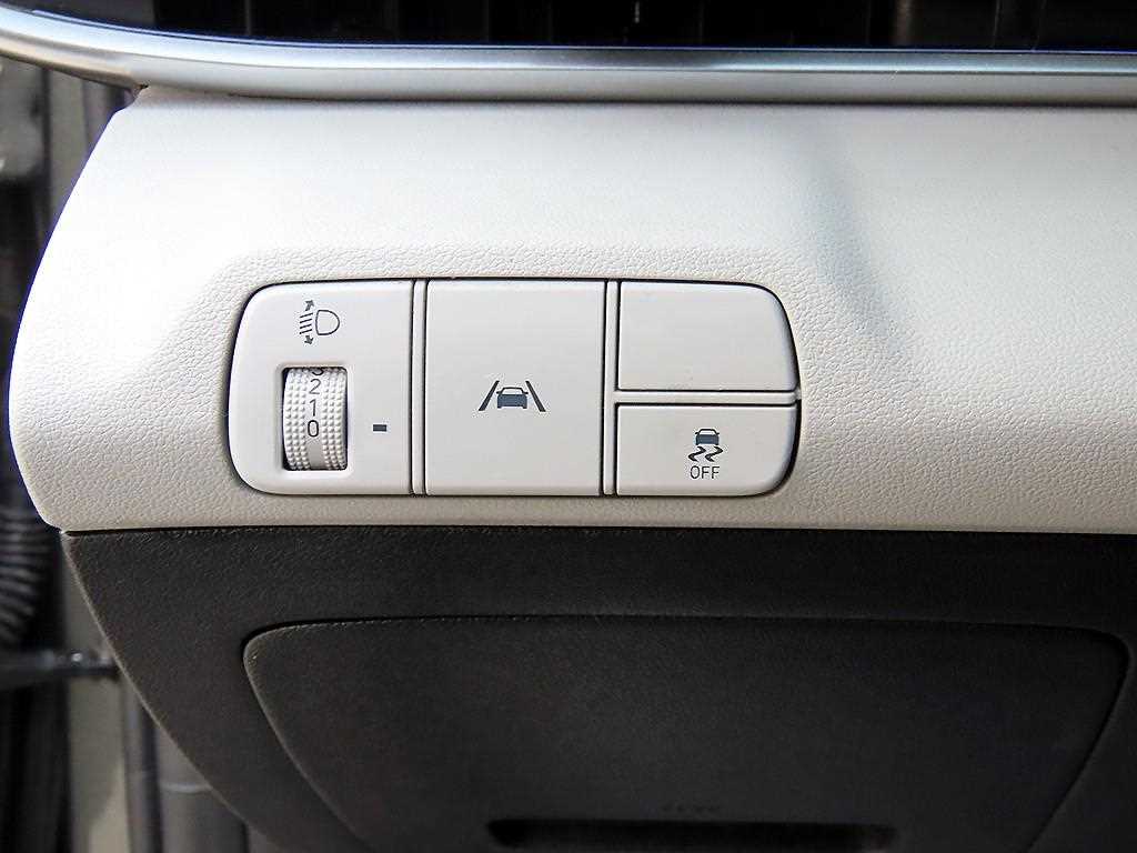 HYUNDAI Avante - Vista 12