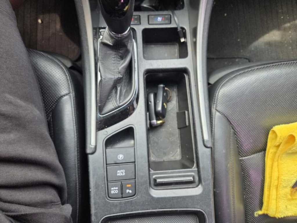HYUNDAI Sonata - Vista 12