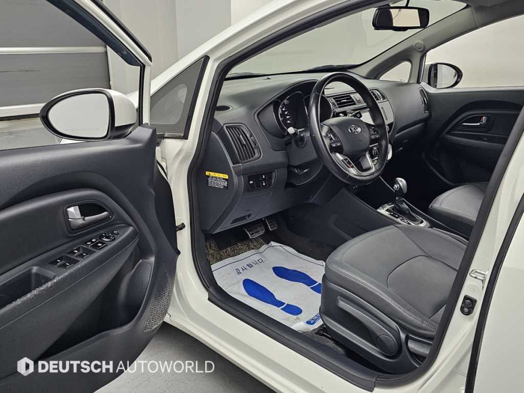 KIA Pride - Vista 11