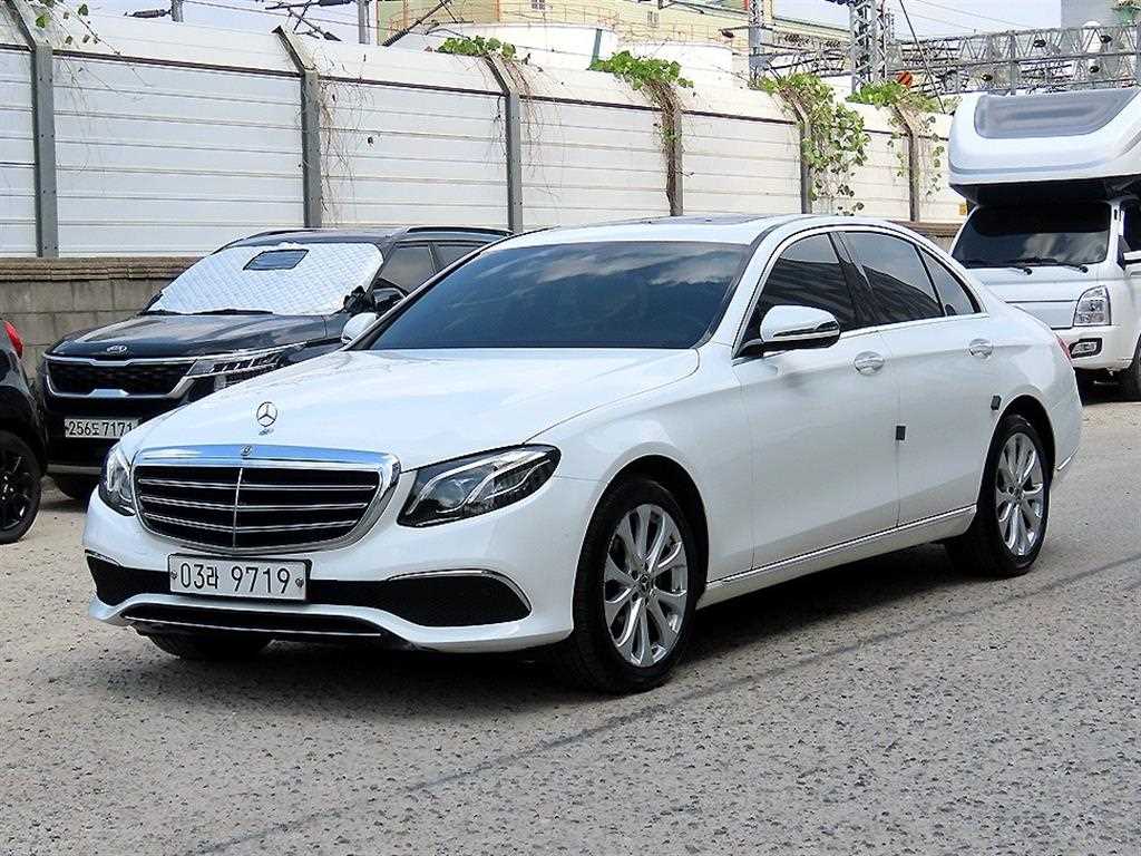 Mercedes Benz E class - Vista 2