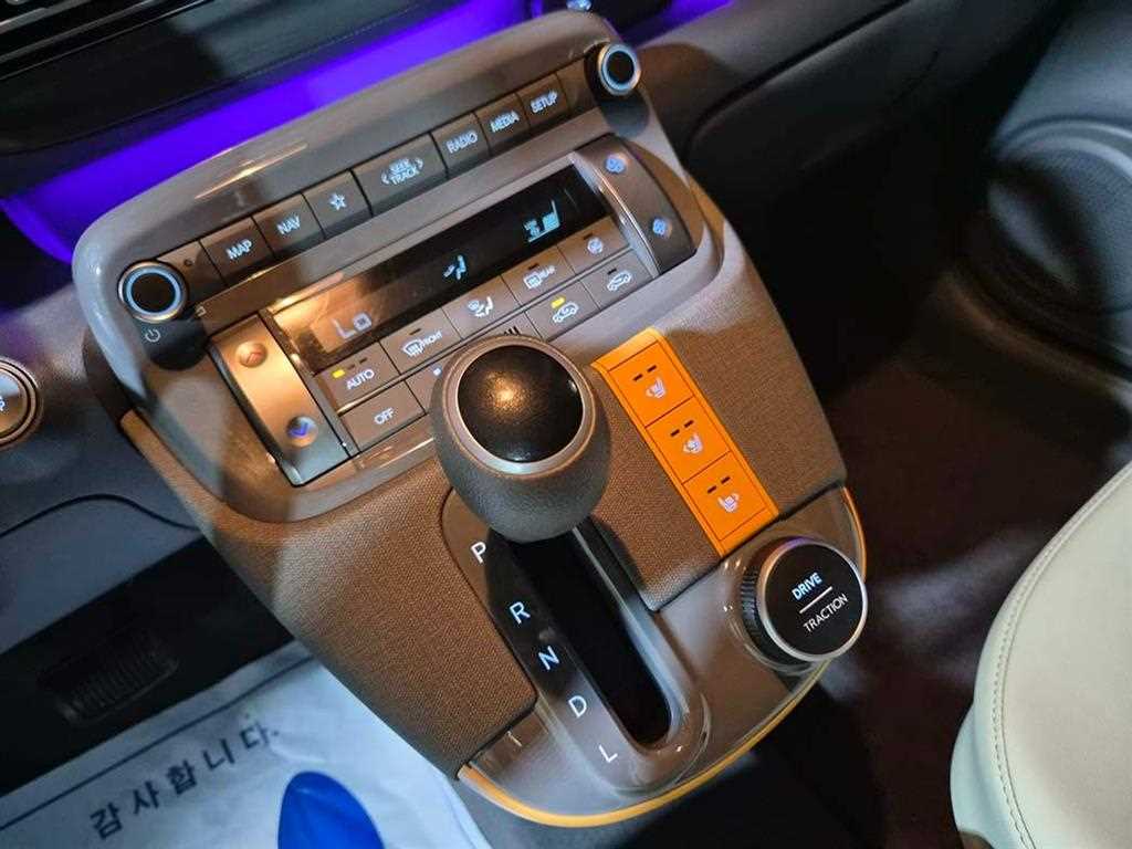 HYUNDAI Casper - Vista 11