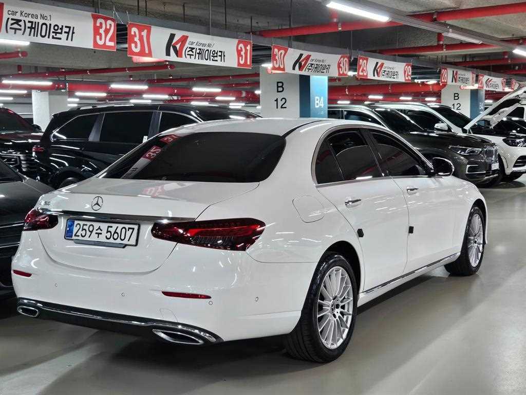 Mercedes Benz E class - Vista 5