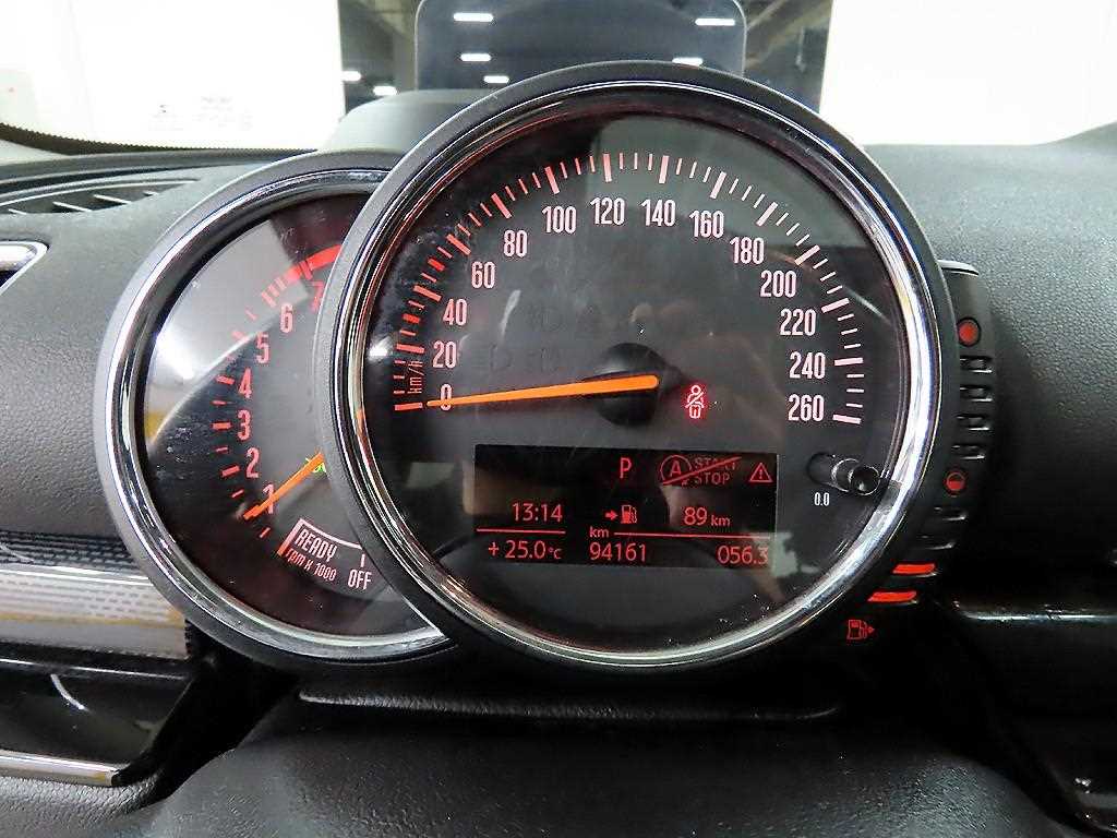 Mini Clubman - Vista 8