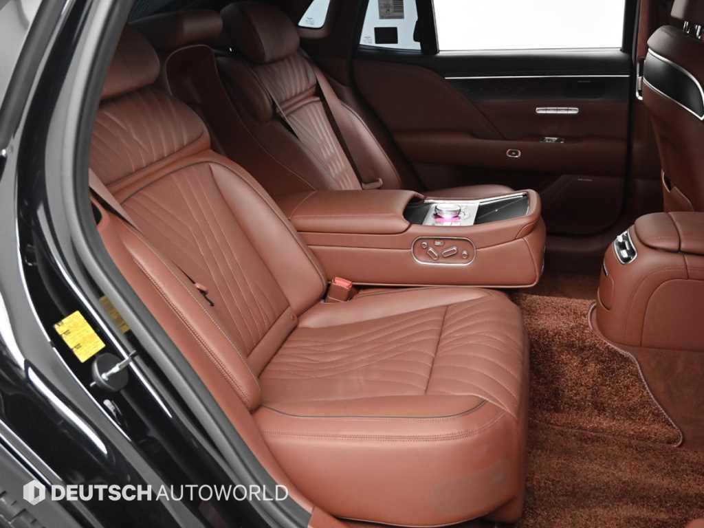 Genesis G90 - Vista 12