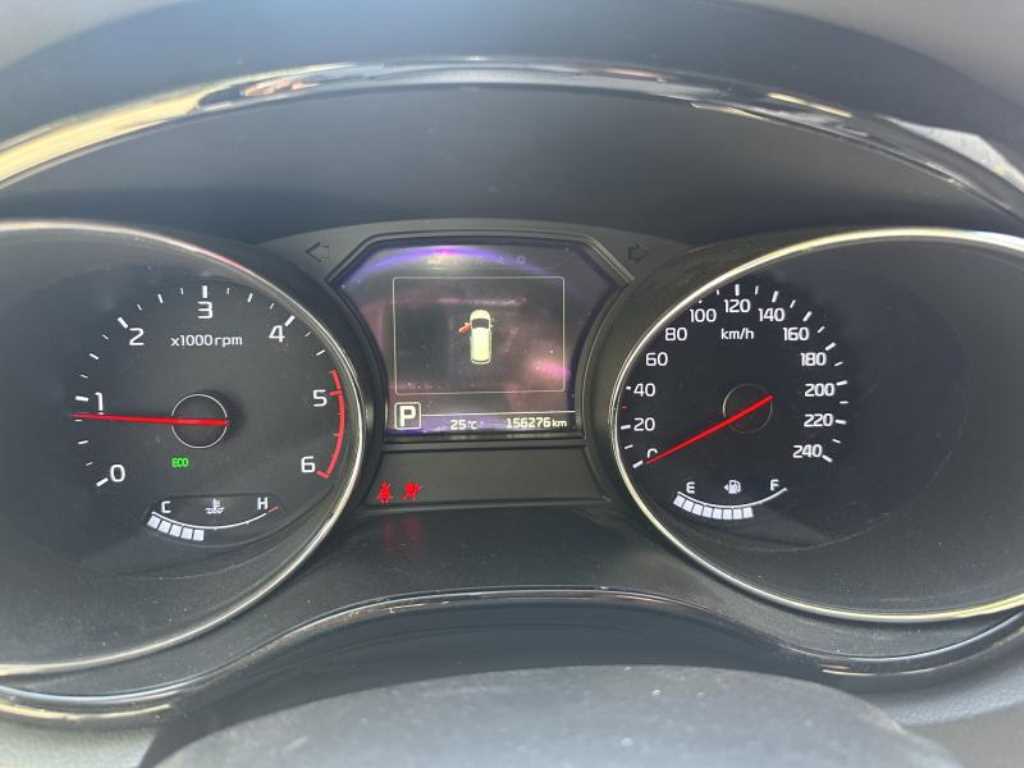 KIA Carnival - Vista 5