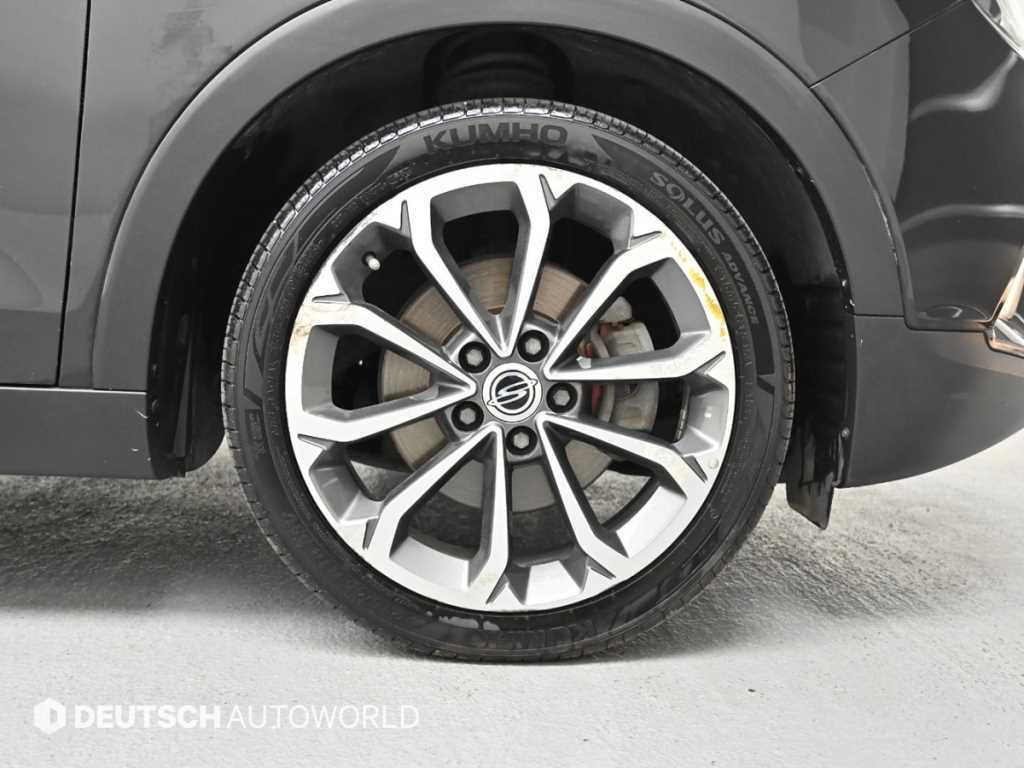 Ssangyong Tivoli - Vista 5