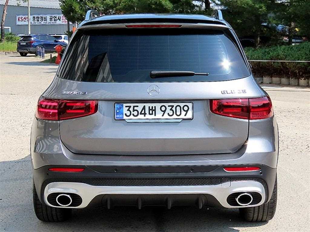Mercedes Benz GLB Class - Vista 4