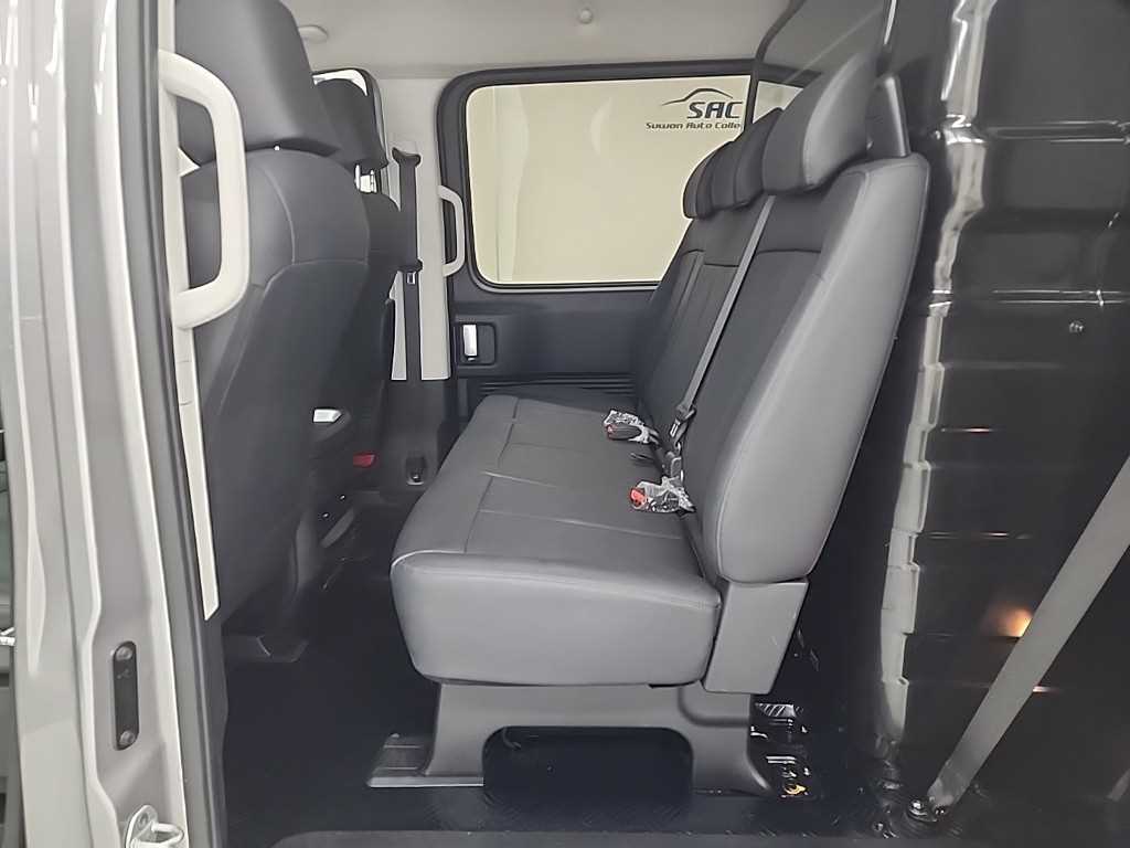 HYUNDAI Staria - Vista 12