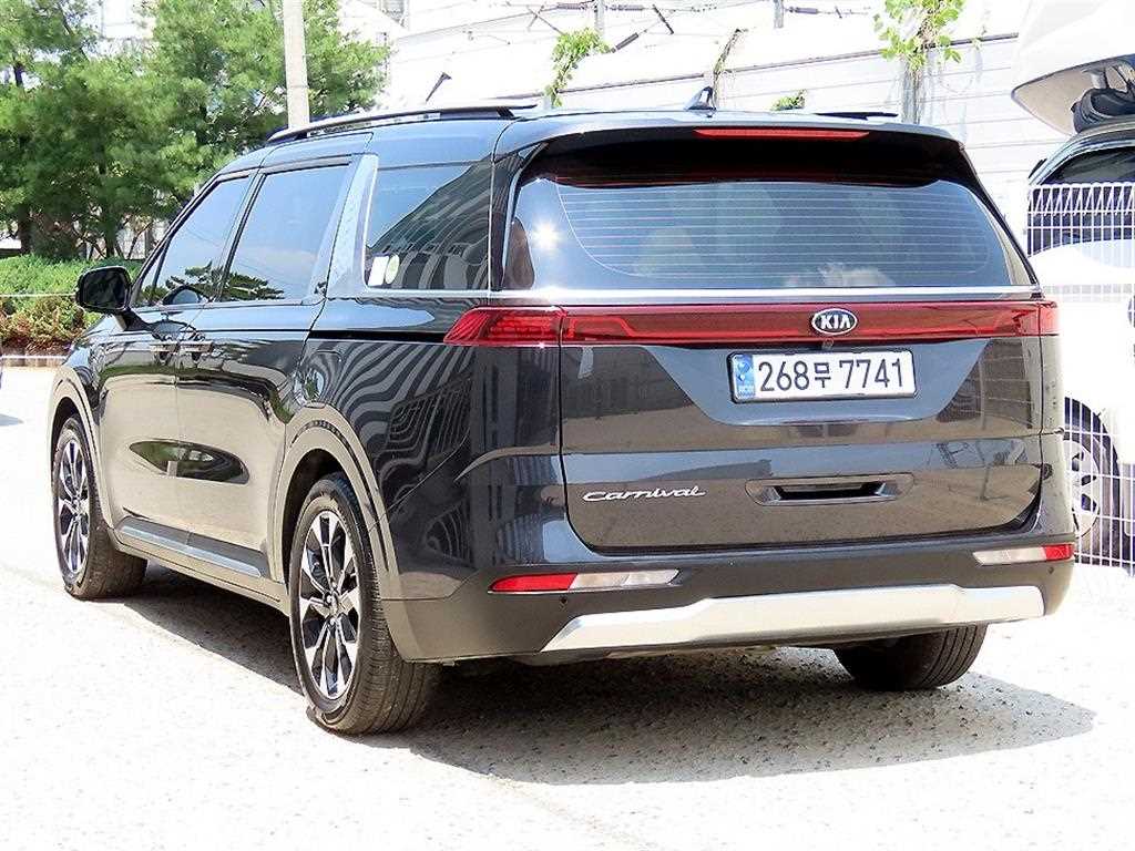 KIA Carnival - Vista 3