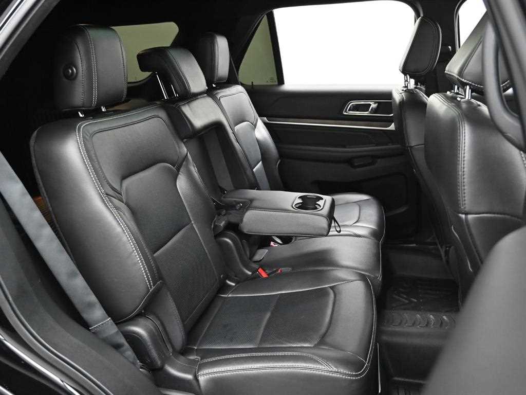 Ford Explorer - Vista 12