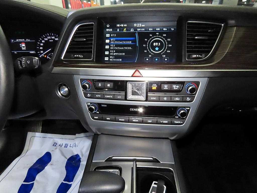 Genesis G80 - Vista 11