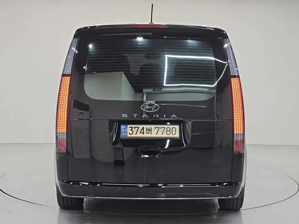 HYUNDAI Staria - Vista 3