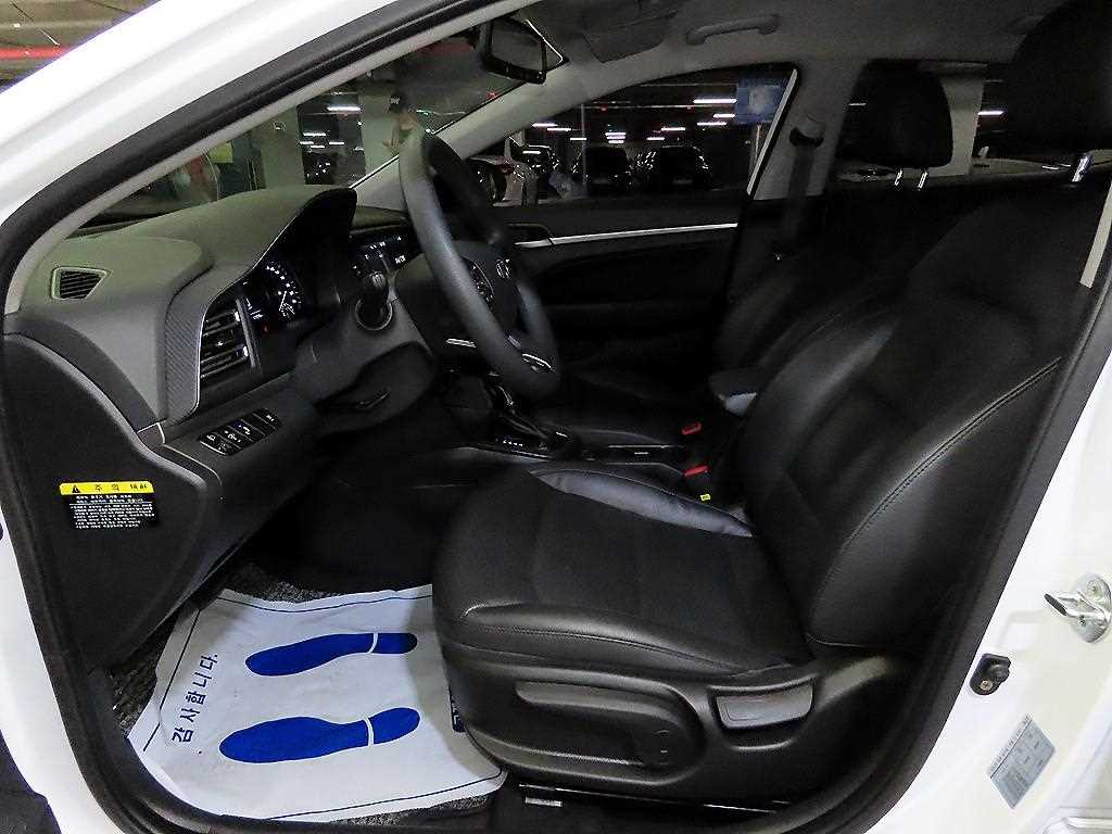 HYUNDAI Avante - Vista 6