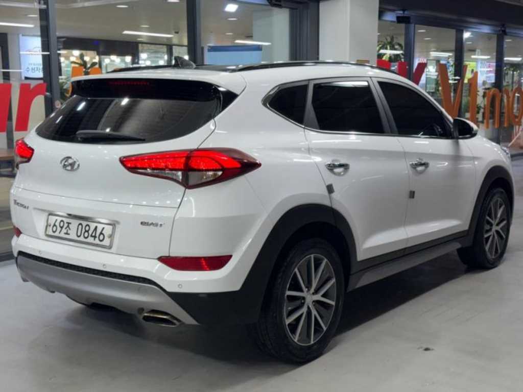 HYUNDAI Tucson - Vista 4