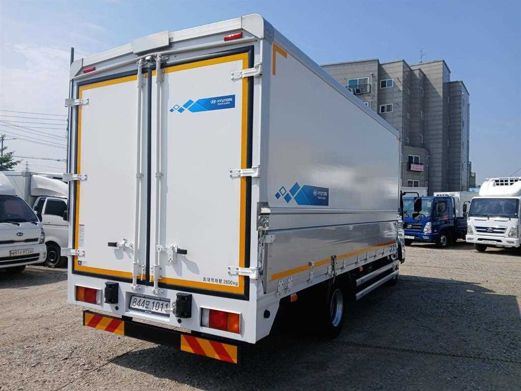 medium and large cargo truck - Vista 7