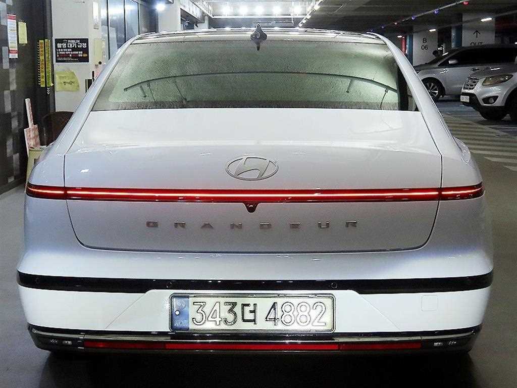 HYUNDAI Grandeur - Vista 5