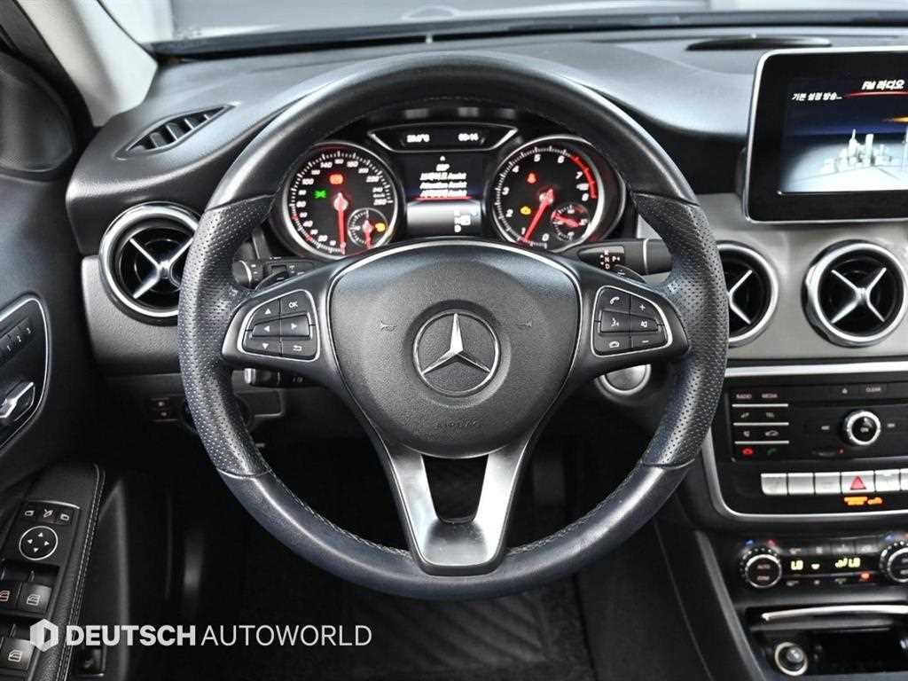 Mercedes Benz GLA Class 2019 Gris - Importación desde Corea - HF Imports Iquique - Foto 13