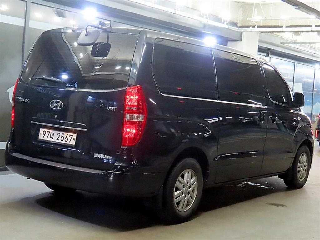 HYUNDAI Starex - Vista 4