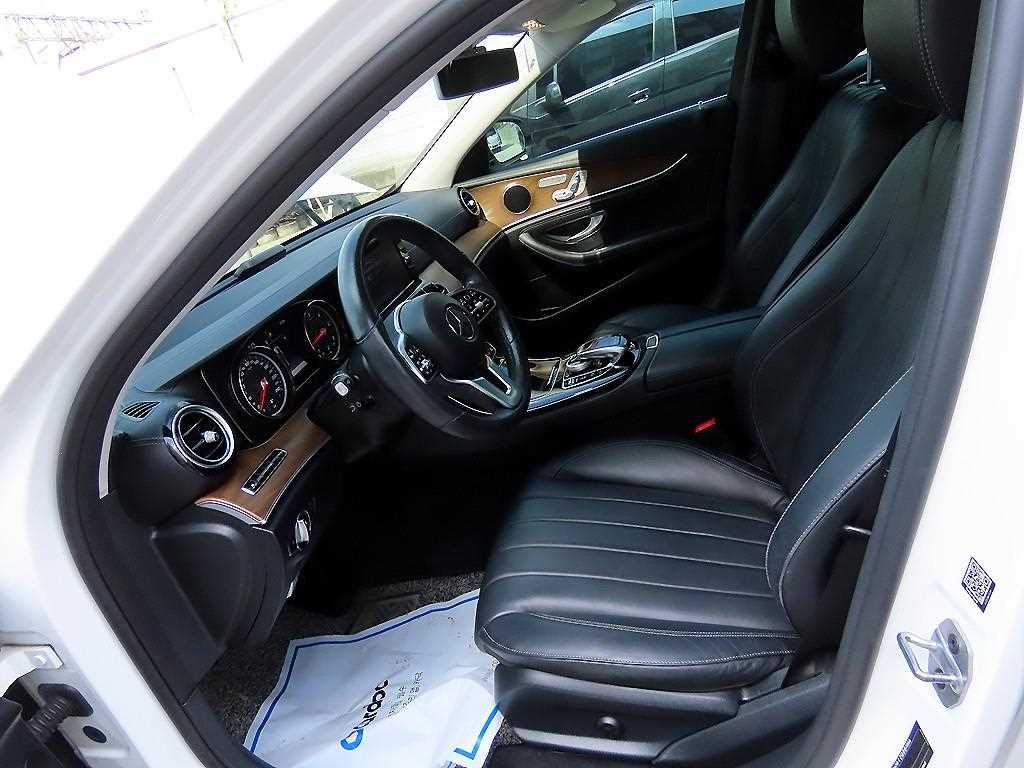 Mercedes Benz E class - Vista 5