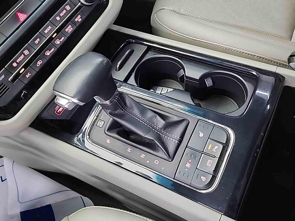 KIA Carnival - Vista 8