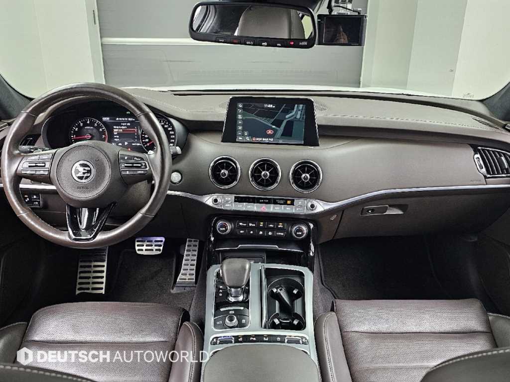 KIA Stinger - Vista 8
