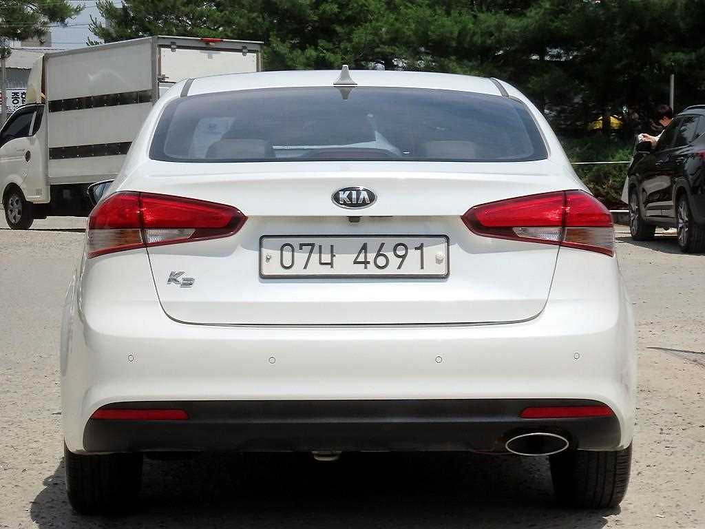 KIA K3 - Vista 4