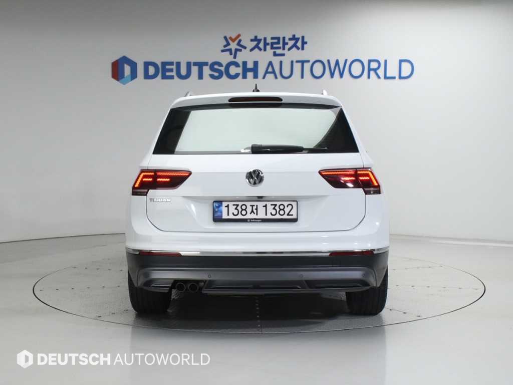 Volkswagen Tiguan - Vista 4