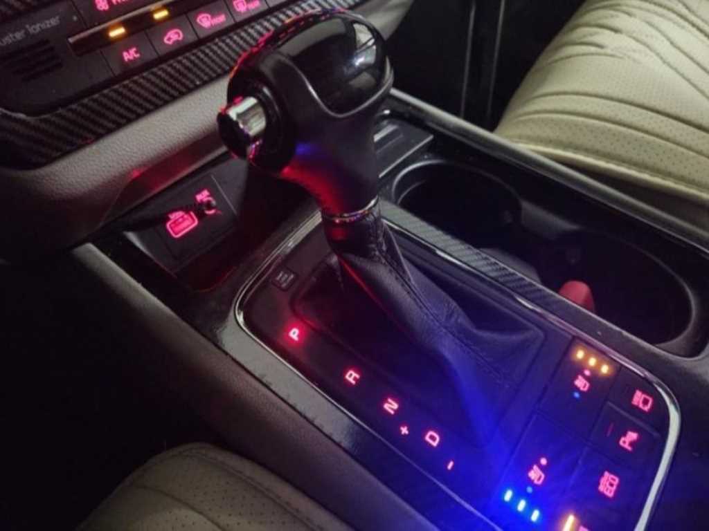KIA Carnival - Vista 7