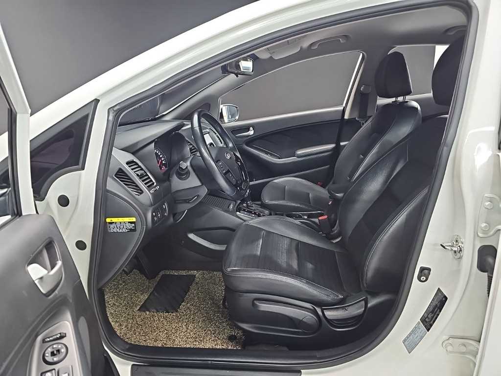 KIA K3 - Vista 11