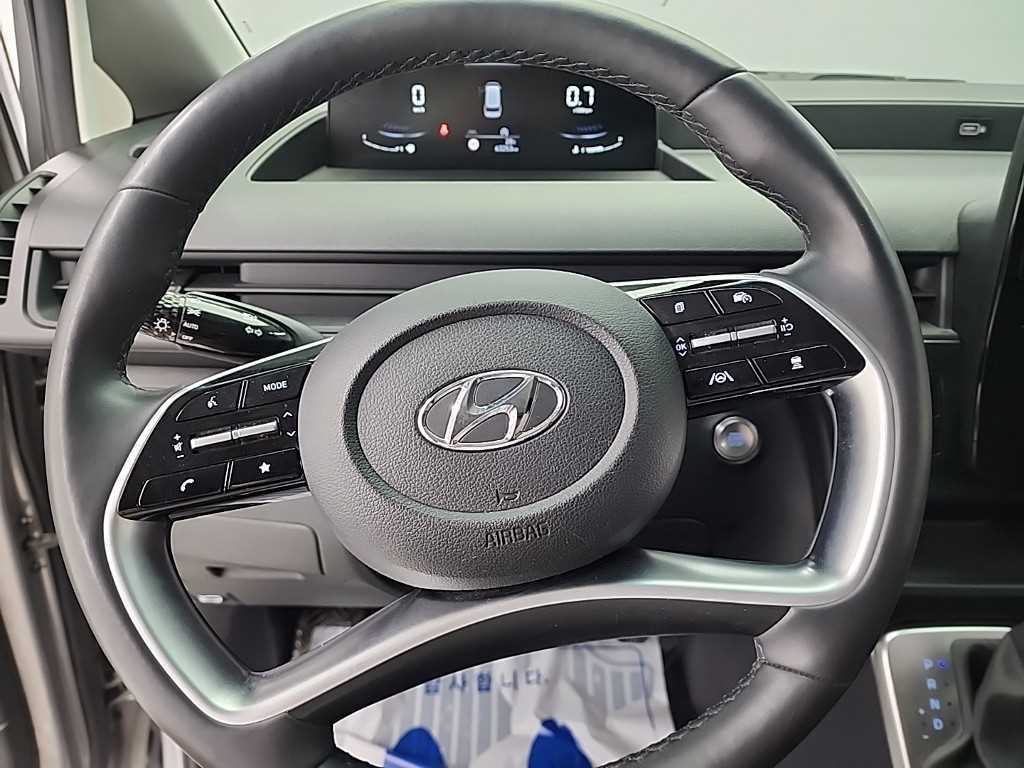 HYUNDAI Staria - Vista 9
