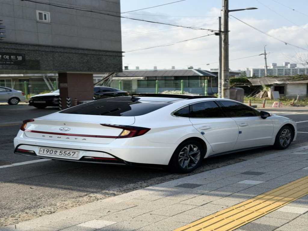 HYUNDAI Sonata - Vista 6