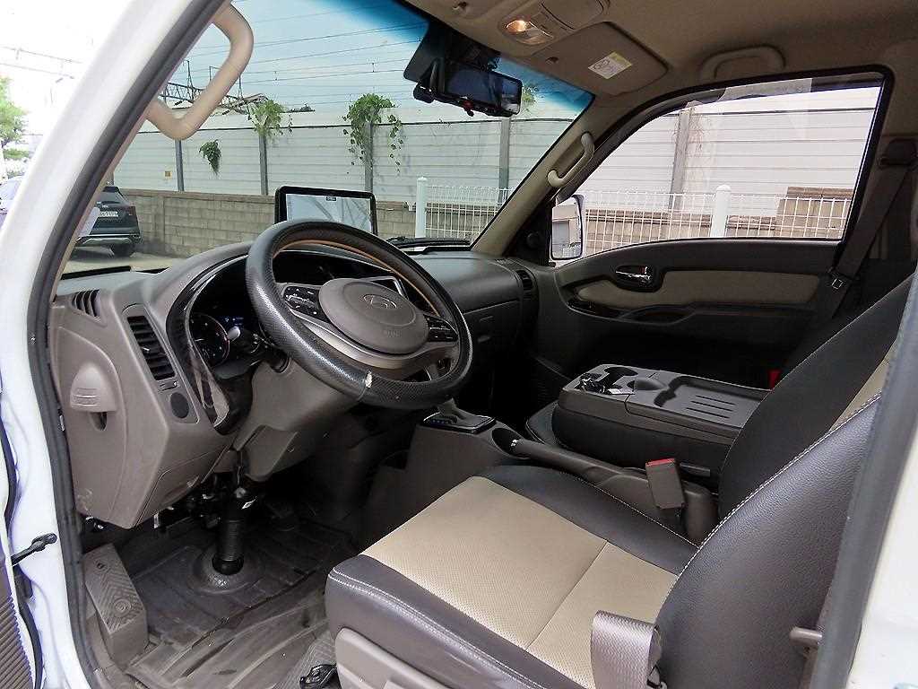 Small Truck Normal Box(Low Deck) - Vista 8