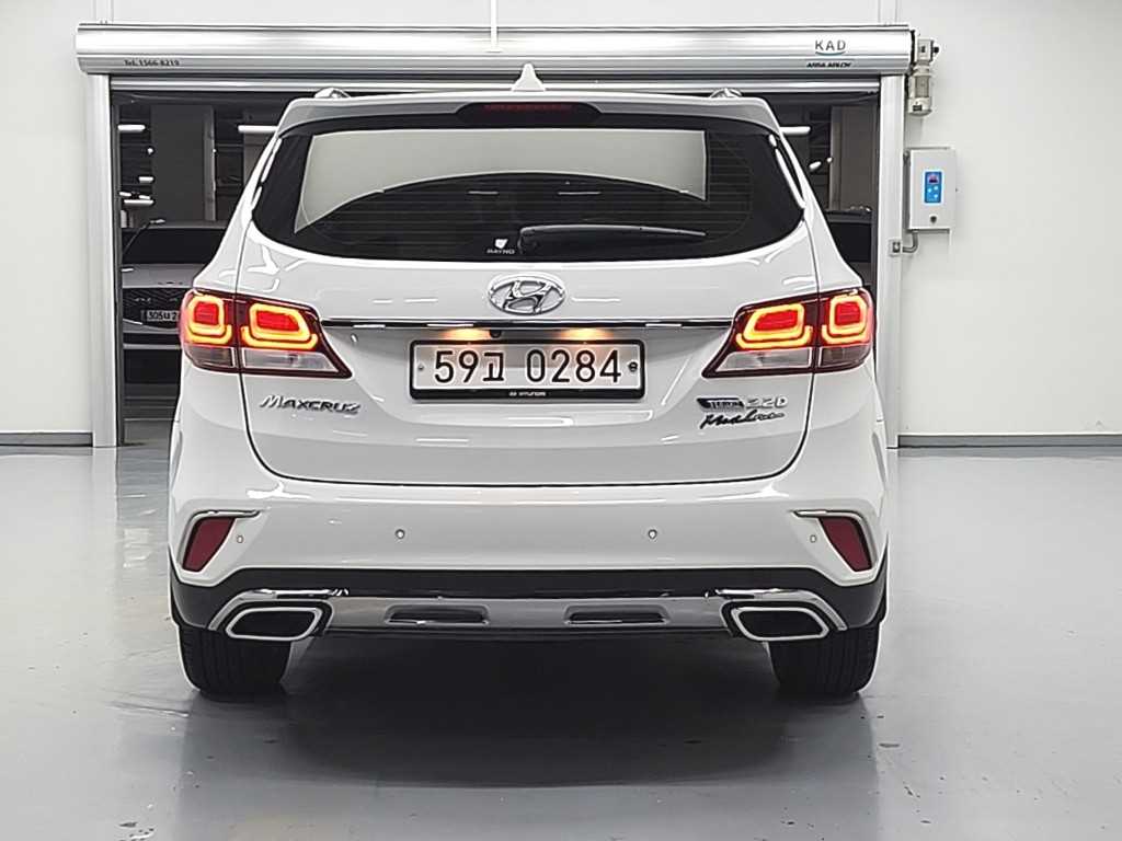 HYUNDAI Maxcruz - Vista 3