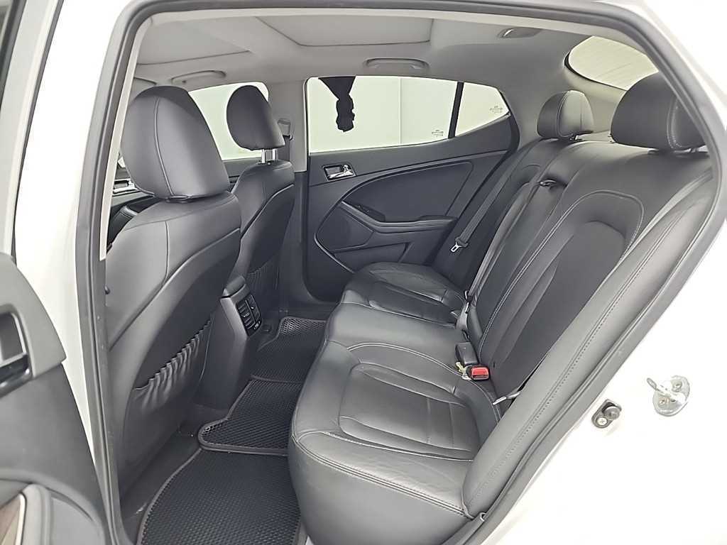 KIA K5 - Vista 12