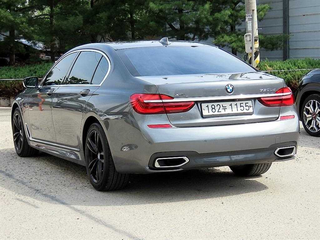 BMW 7 Series - Vista 3