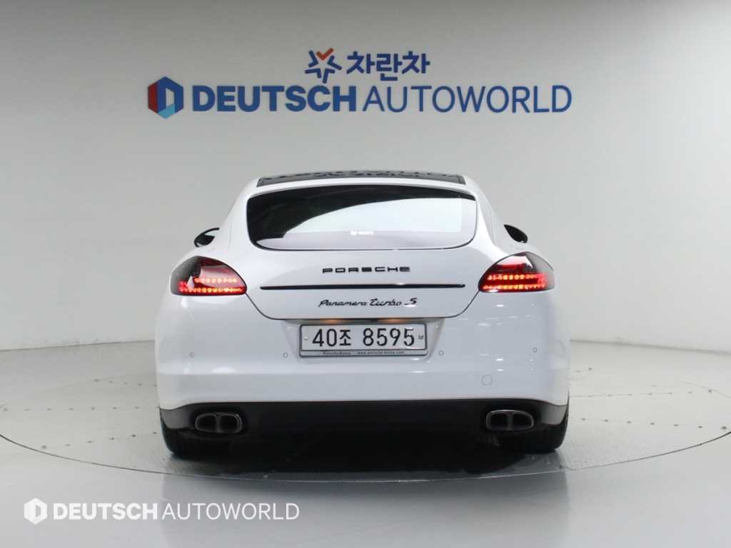 Porsche Panamera - Vista 4