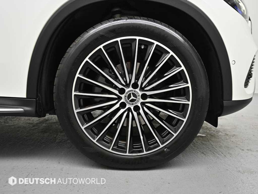 Mercedes Benz GLC Class - Vista 5