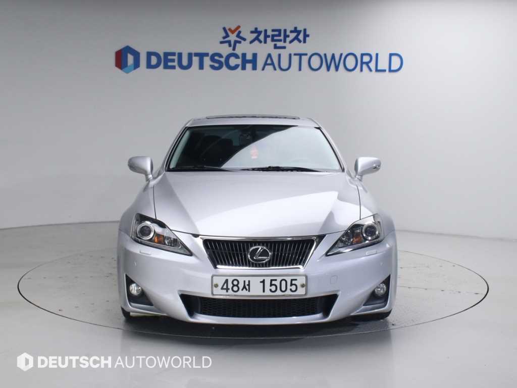 Lexus IS - Vista 3